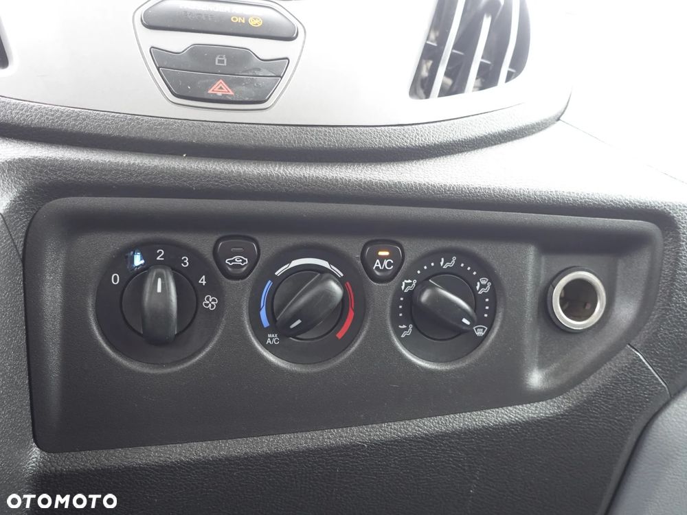Ford Transit - 25