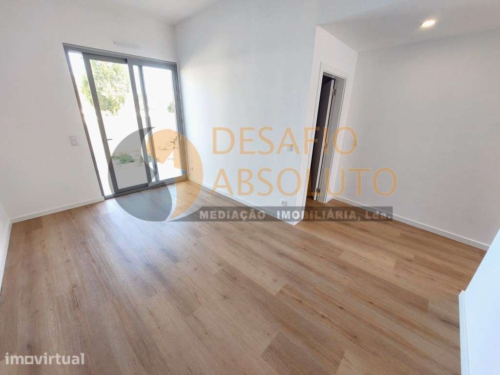 Apartamento - Loja T1, com logradouro 36m2 - Grande imagem: 2/20