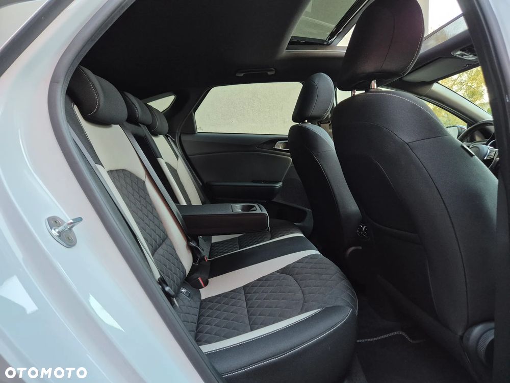 Kia ProCeed 1.6 CRDi GT Line DCT - 25