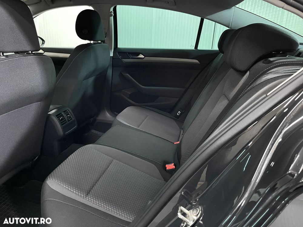 Volkswagen Passat 1.5 TSI ACT DSG Trendline - 11