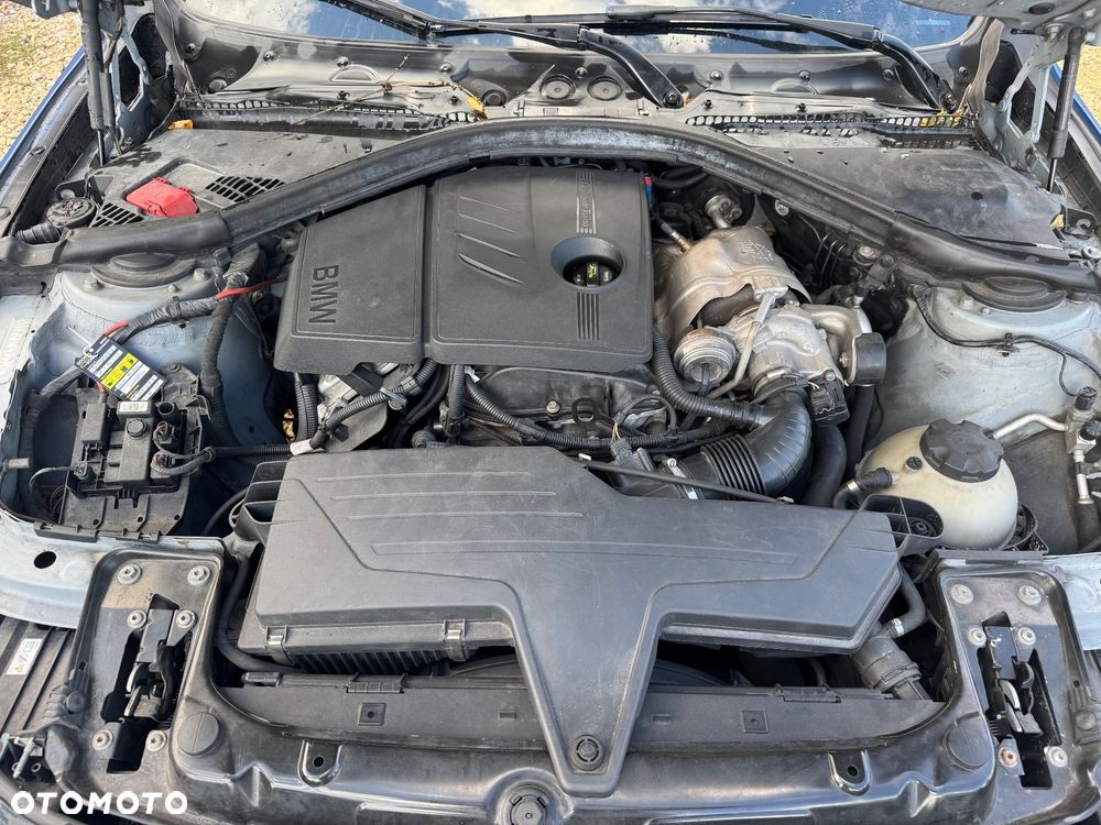 BMW Seria 3 316i - 11