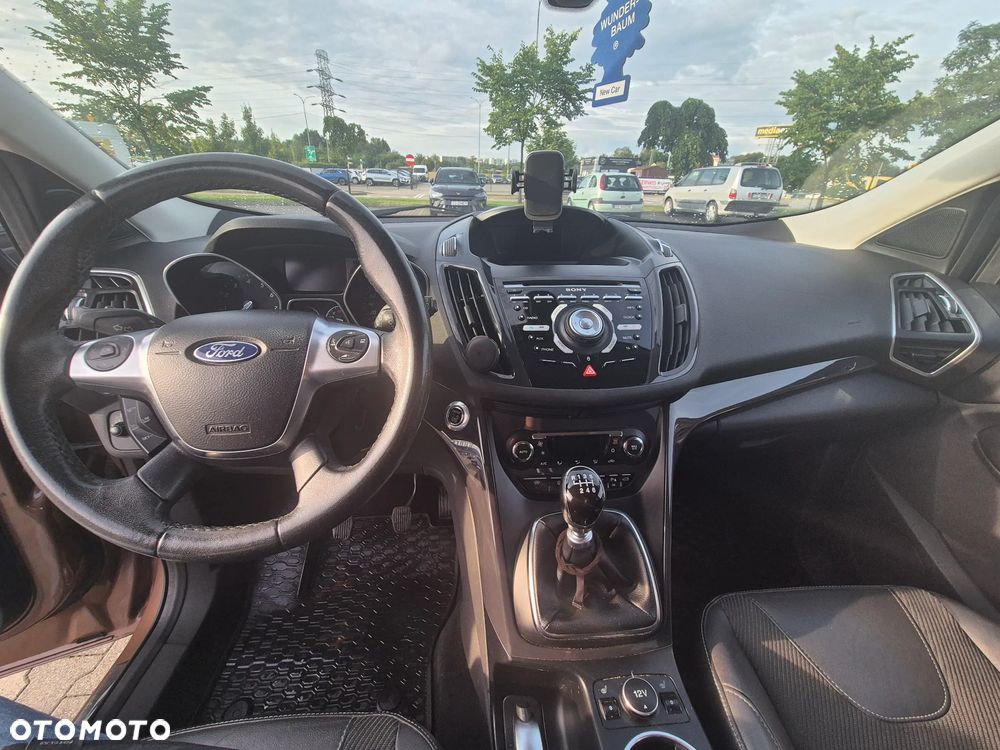 Ford Kuga 1.6 EcoBoost 2x4 Titanium - 8