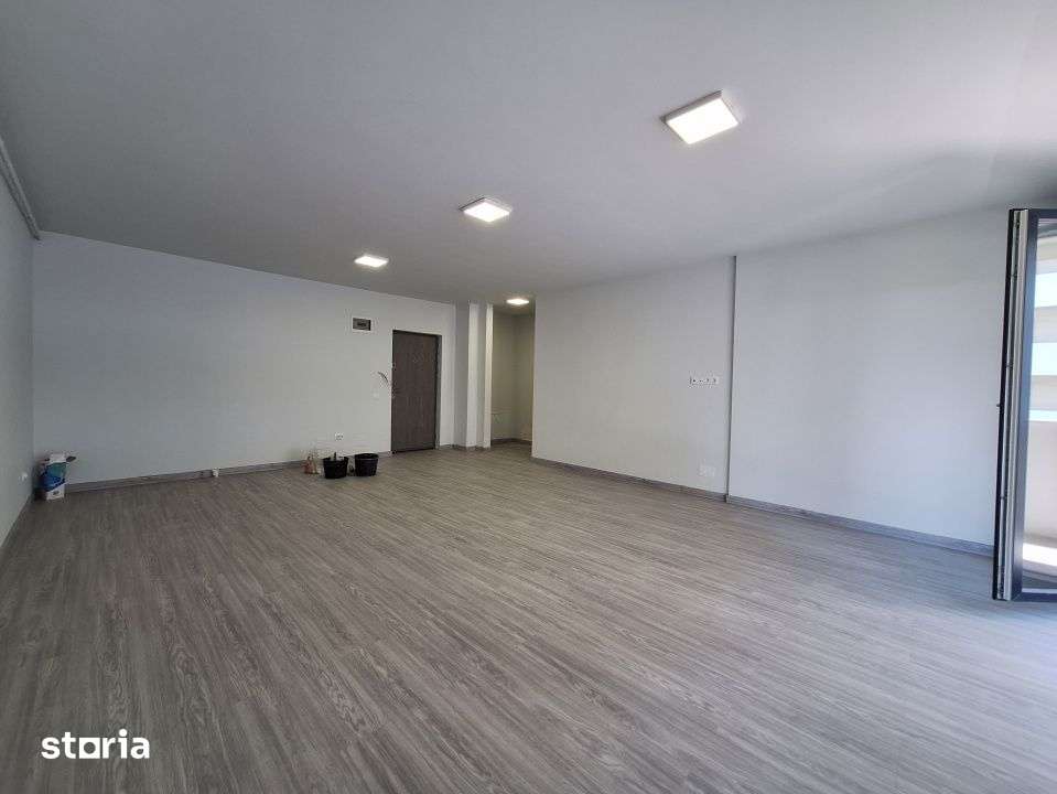 Apartament cu 2 camere, 54,6 mp, balcon, zona Eroilor — fotografia 2