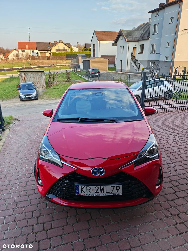 Toyota Yaris Hybrid 100 Premium - 2