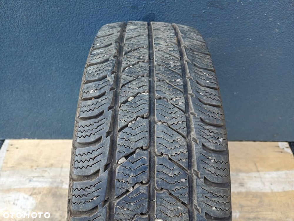 opona zimowa uniroyal snow max 3 205/65r16c 107/105T 8.5mm 2022r - 1