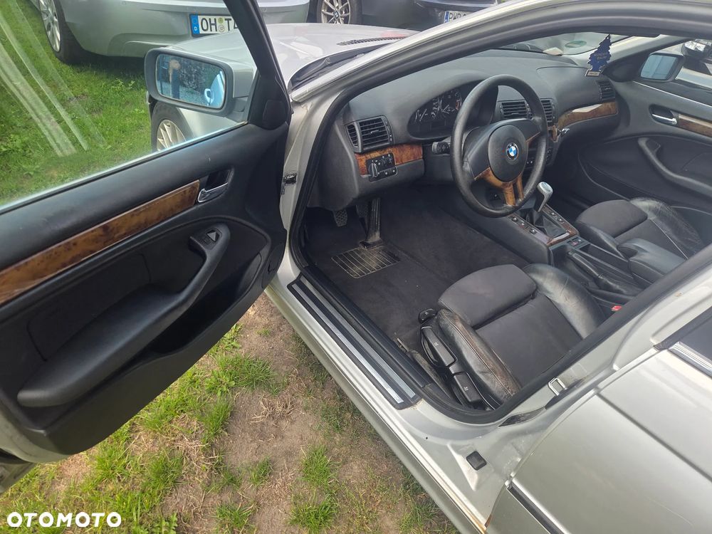 BMW Seria 3 325i Edition Sport - 12