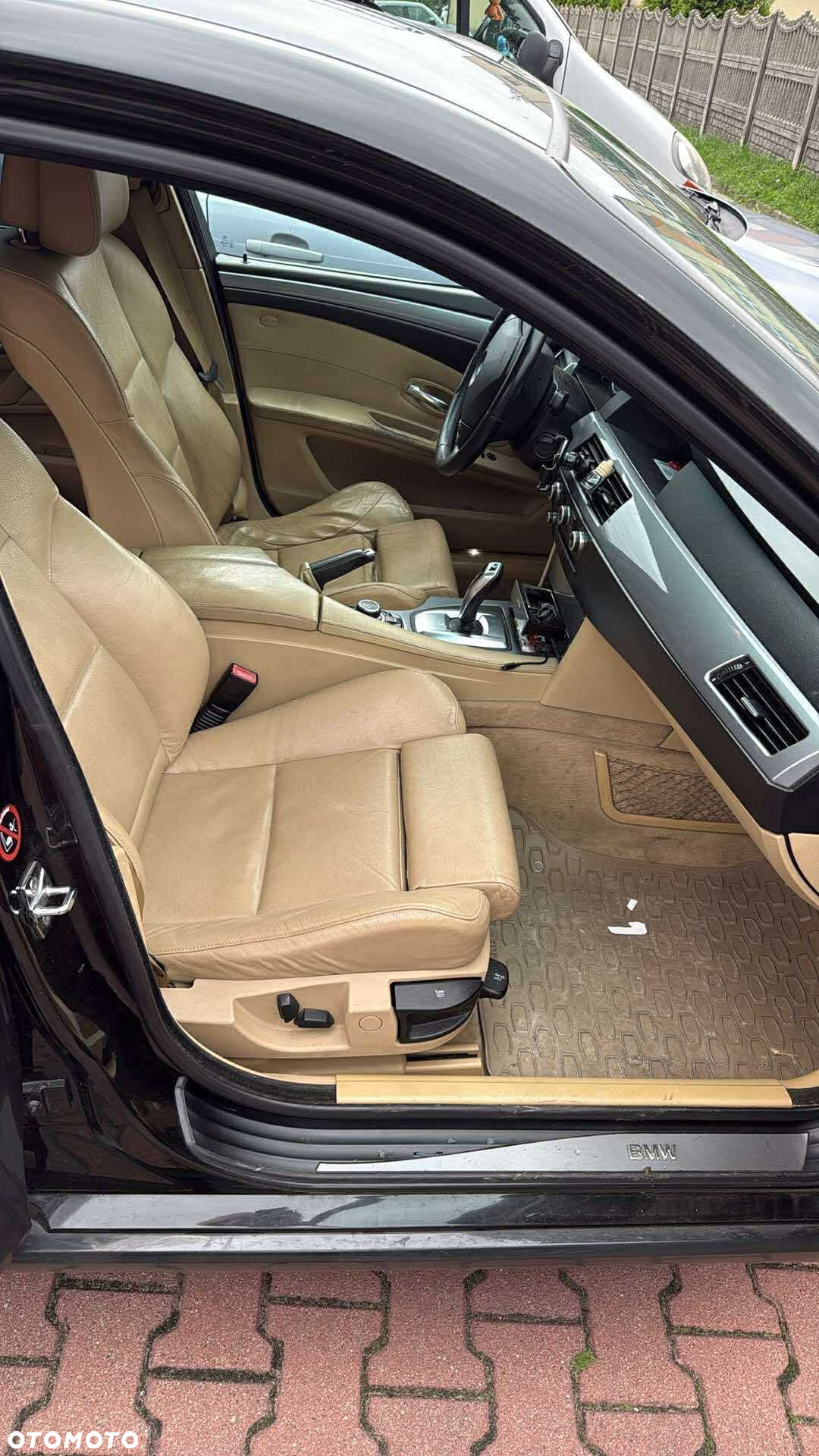 BMW Seria 5 530d Touring - 3