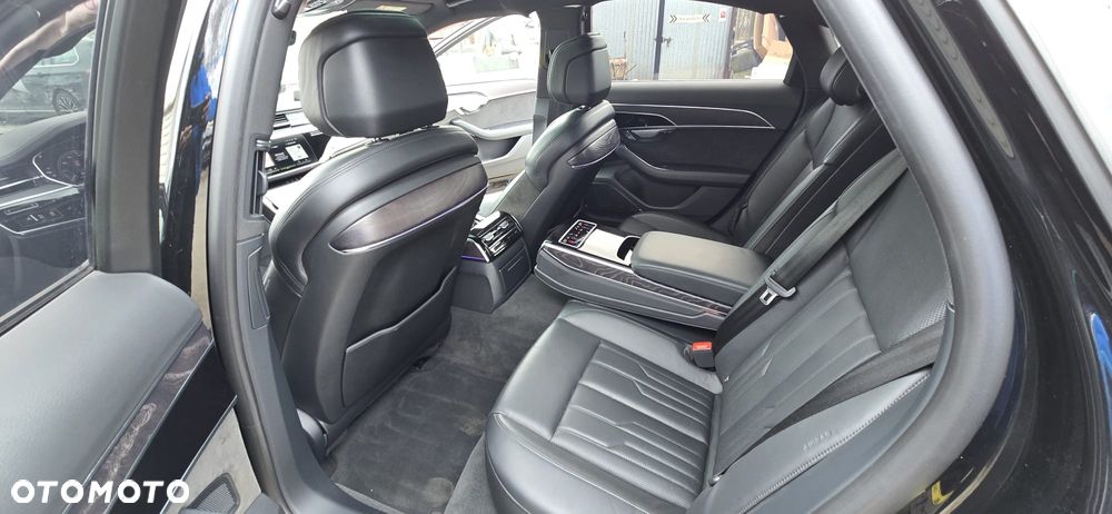 Audi A8 - 8