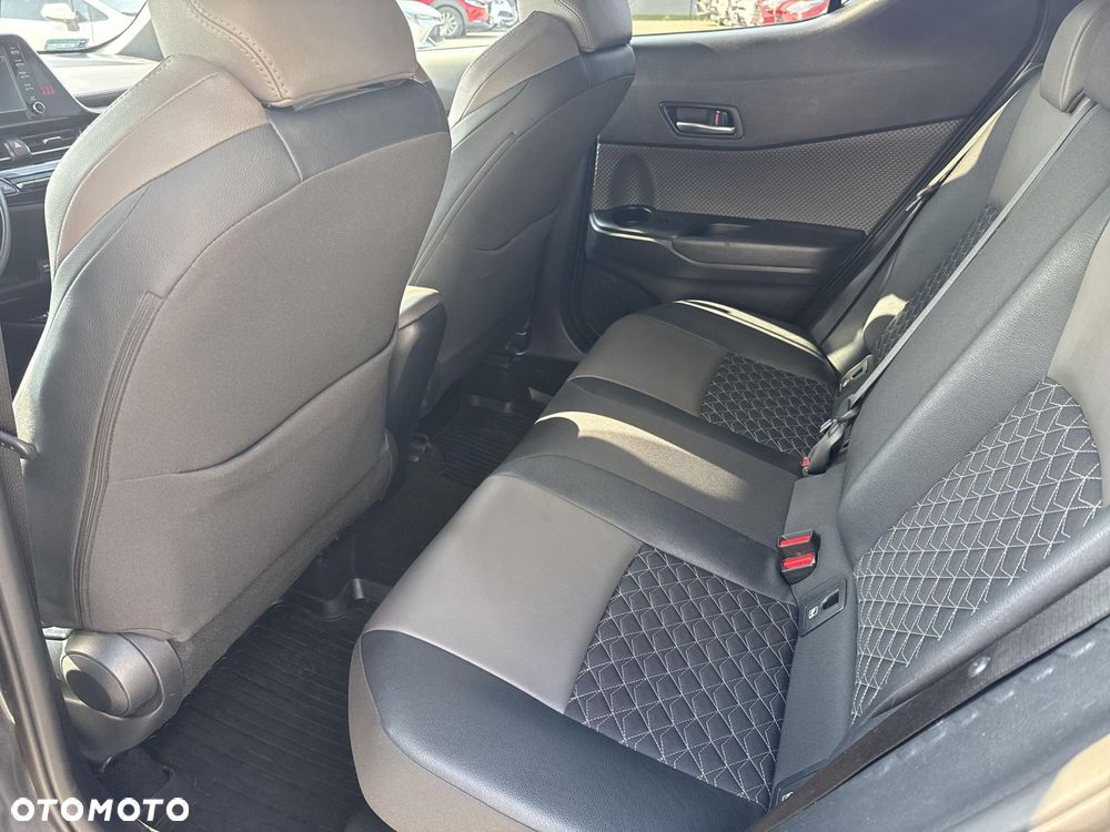 Toyota C-HR 2.0 Hybrid Executive - 12