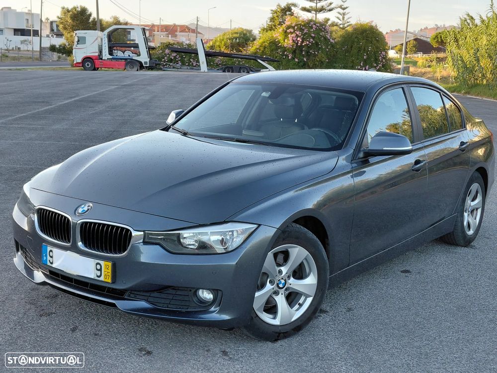 BMW 320 d EfficientDynamics Line Luxury - 3