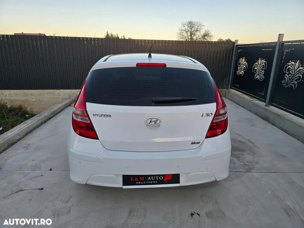 Hyundai i30 1.6 CRDI blue Classic - 11