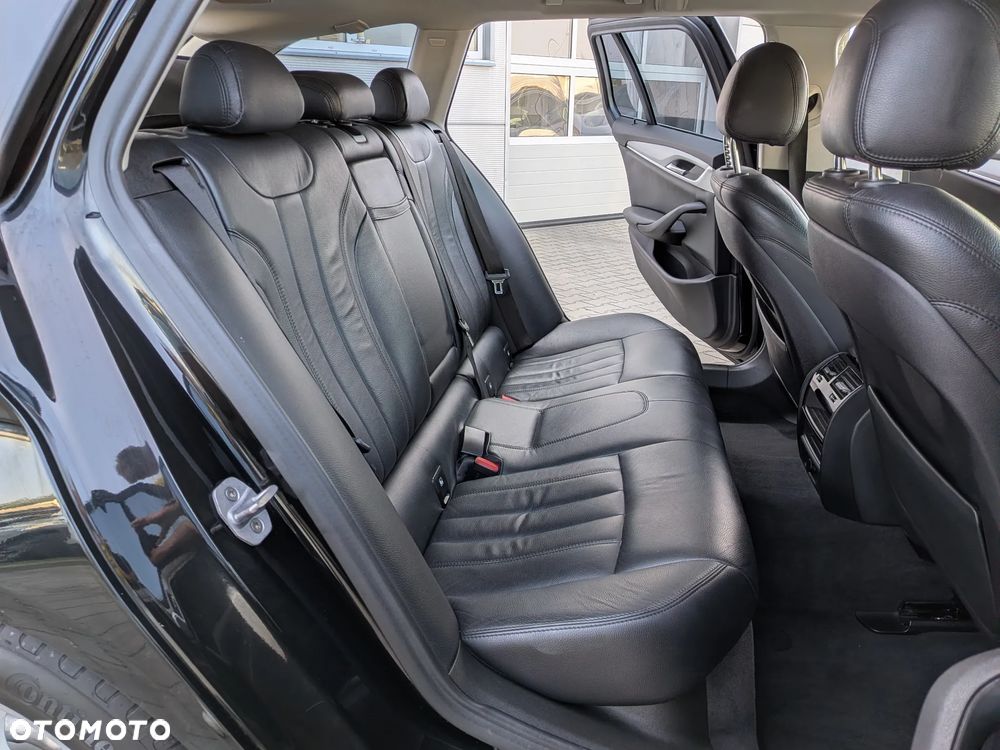 BMW Seria 5 520d - 26