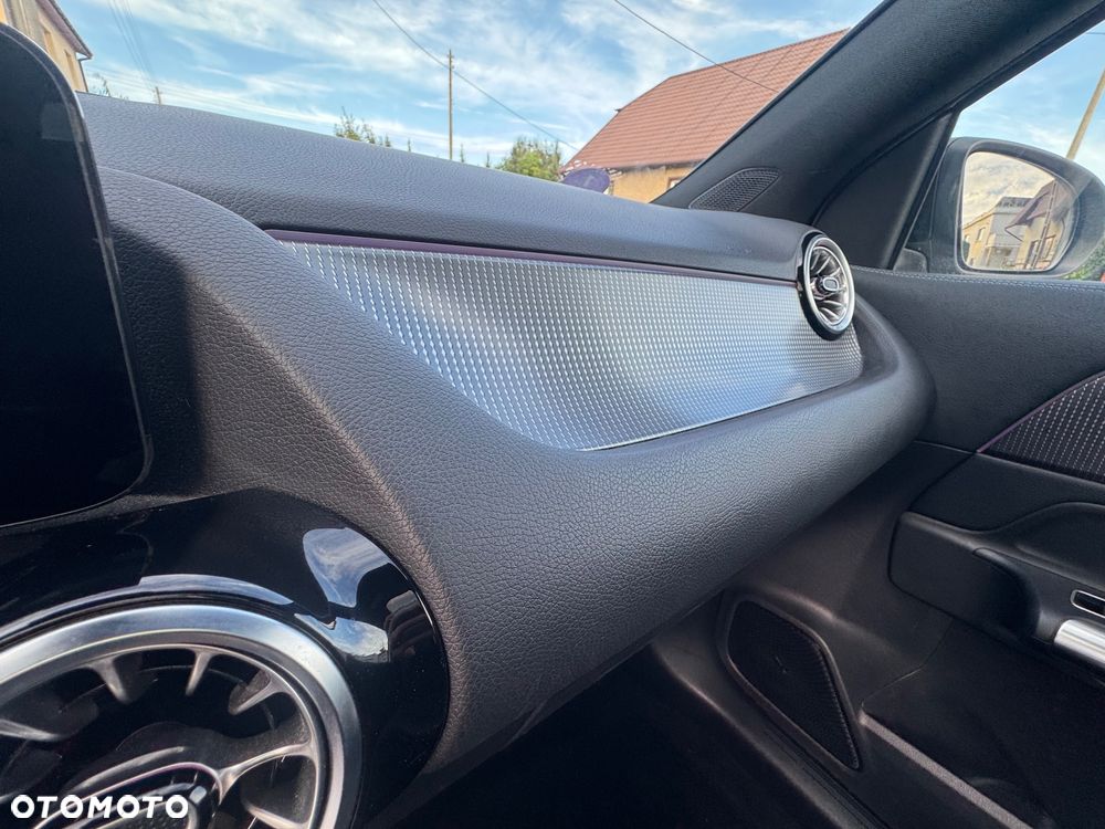 Mercedes-Benz GLA 250e AMG Line - 26