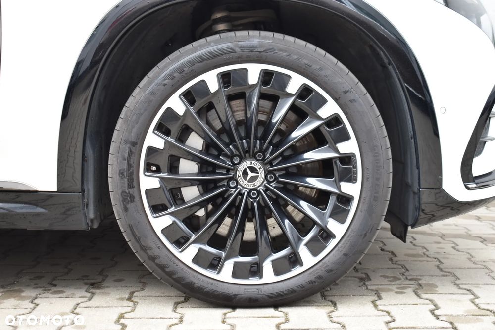 Mercedes-Benz EQS - 9