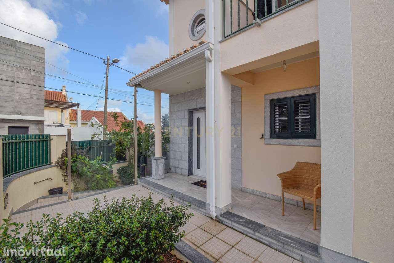 Moradia Gaveto T4 - Parede - Viva a poucos minutos do mar, com confort - Grande imagem: 3/44