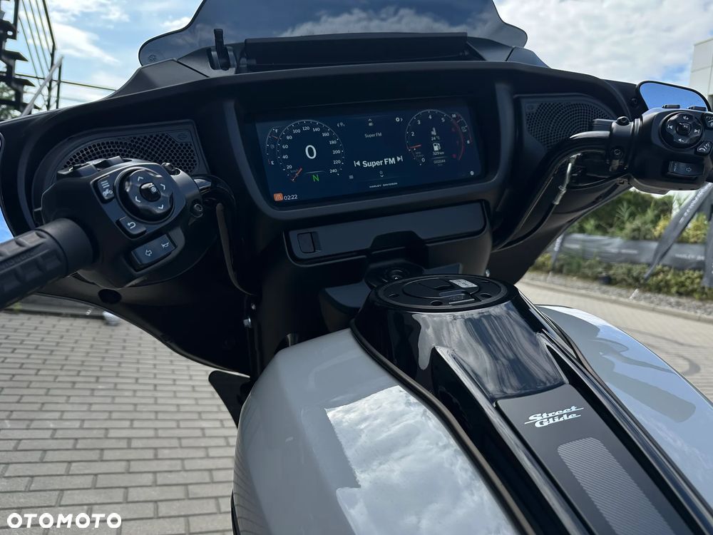 Harley-Davidson Touring Street Glide - 6