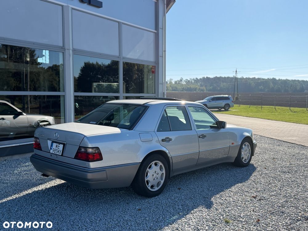 Mercedes-Benz Klasa E 500 - 16