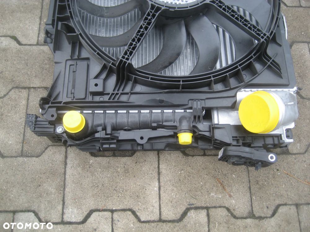 bmw 2 u06 x1 u11 f70 mini f65 22-26r benzyna chłodnica wody wentylator 5a7ee95 1999 5yy1380b 4a10605 wersja usa - 2