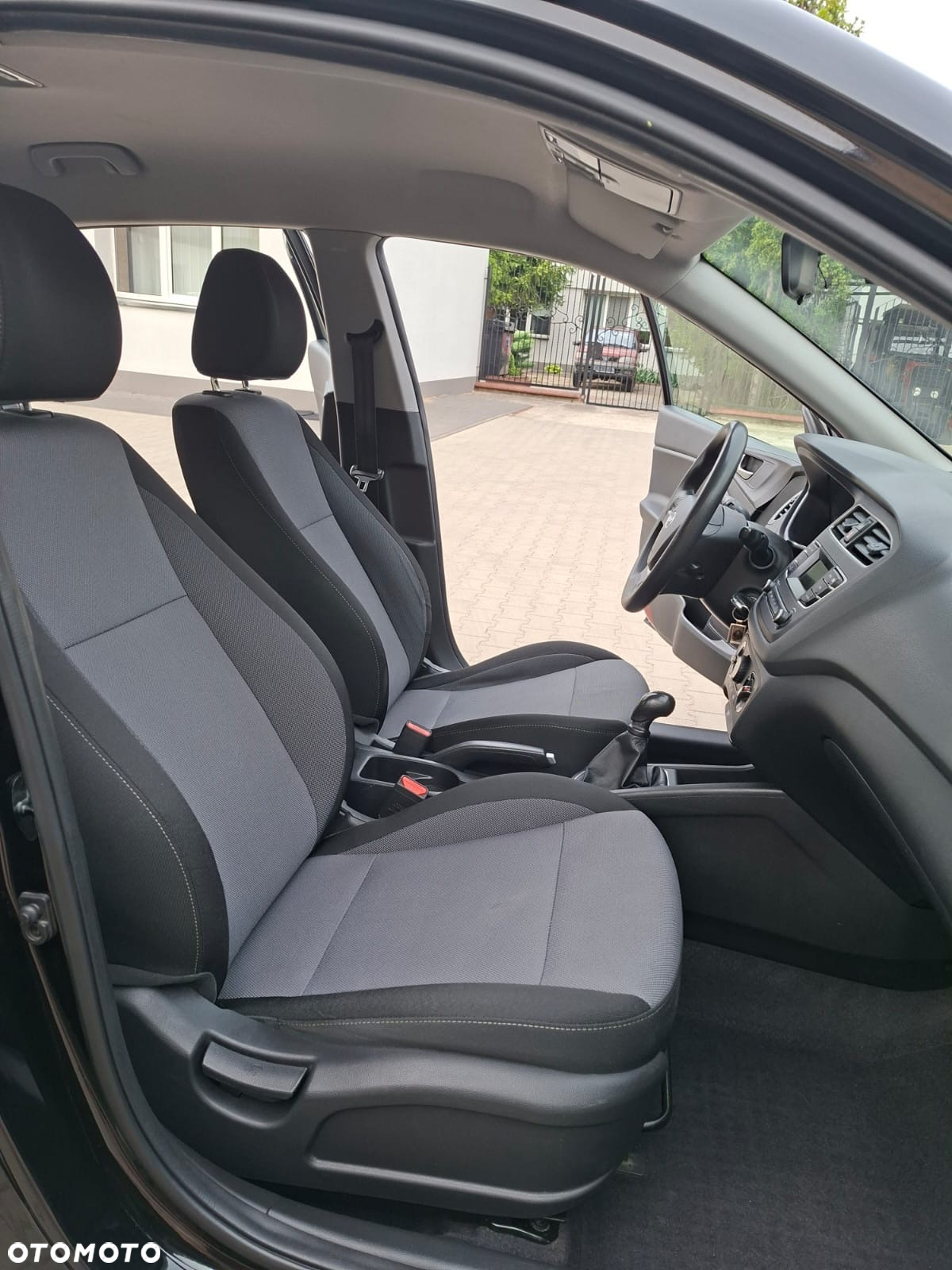Hyundai i20 1.2 - 13
