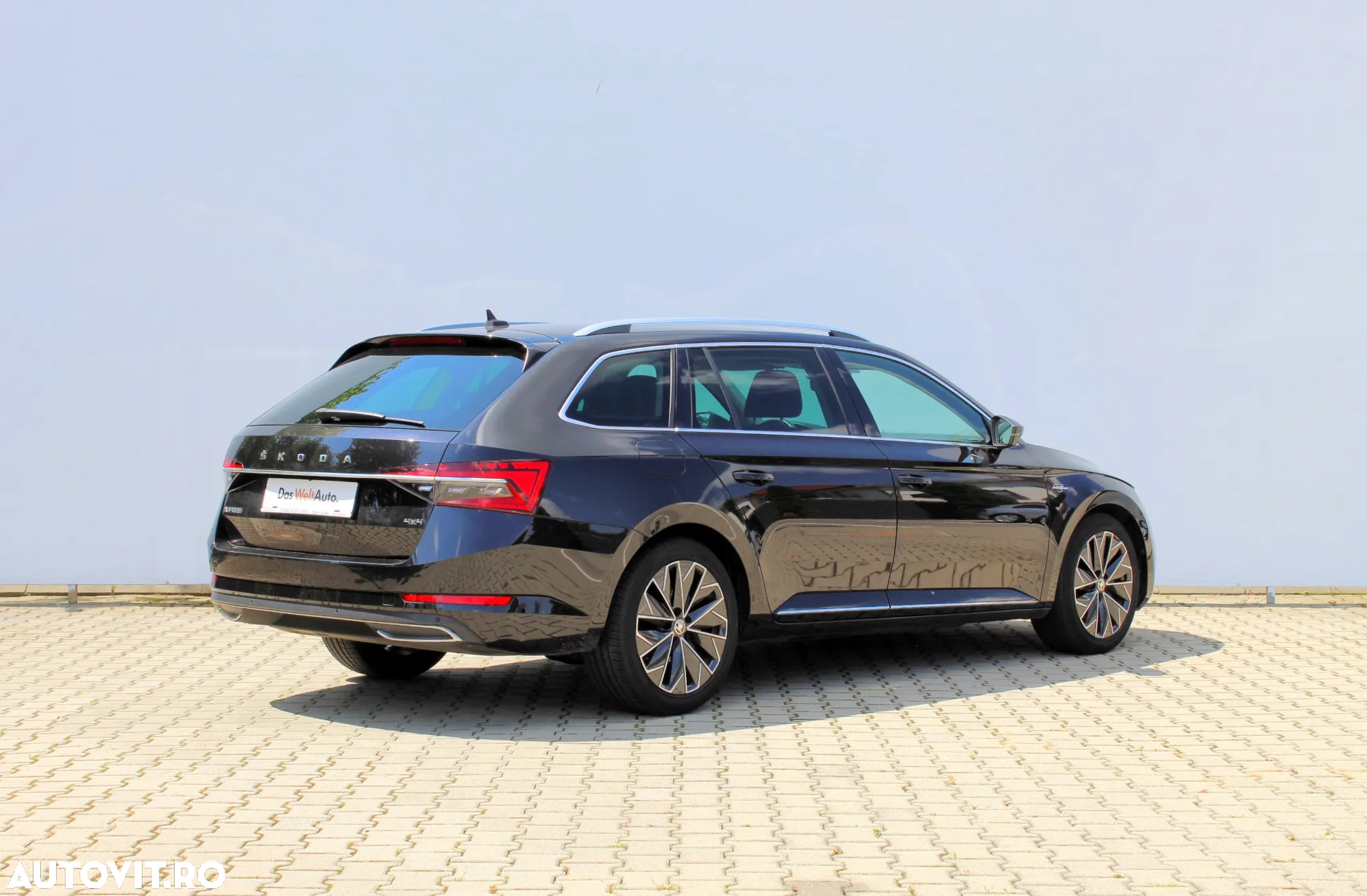 Skoda Superb Combi 2.0 TDI DSG 4X4 Laurin & Klement - 5