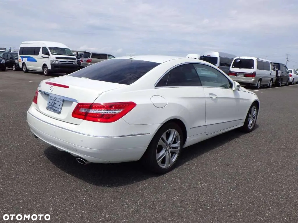 Mercedes-Benz Klasa E 350 Coupe 4Matic 7G-TRONIC - 23