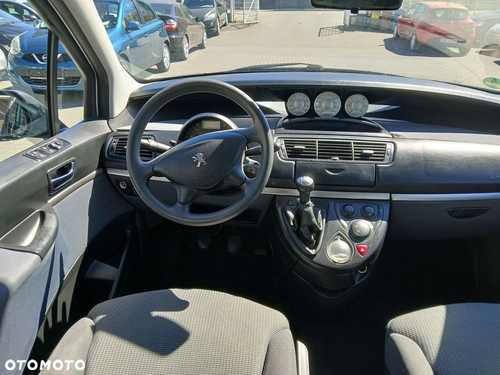 Peugeot 807 140 Family - 17