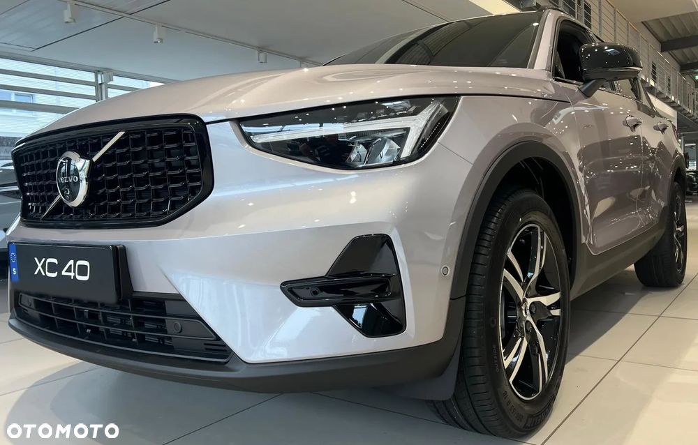 Volvo XC 40 B4 B AWD DKG Plus Dark - 6