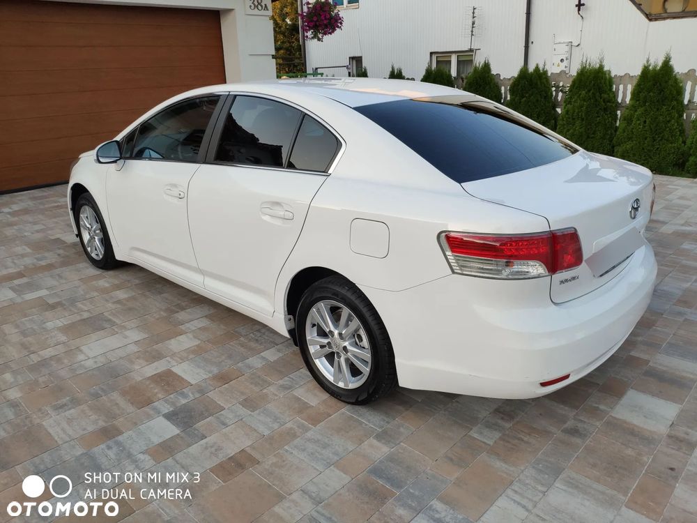 Toyota Avensis 2.0 Prestige EU5 MS - 18