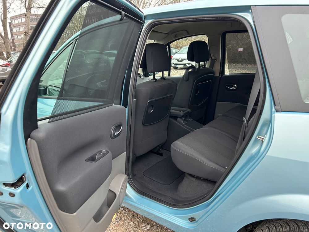 Renault Grand Scenic - 25