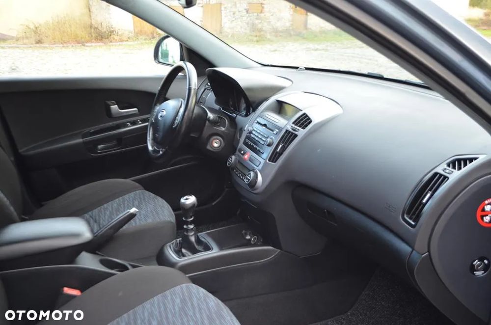 Kia Ceed Cee'd 1.6 Comfort + - 21
