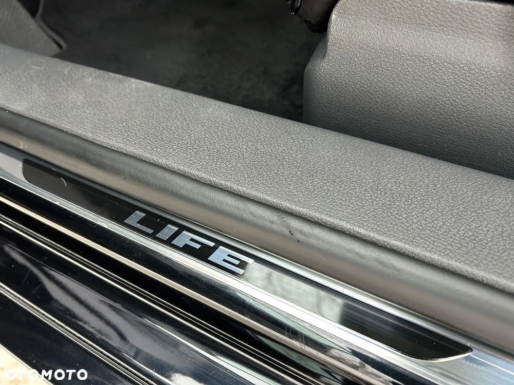 Volkswagen Touran 1.6 TDI DPF BlueMotion Technology Life - 16