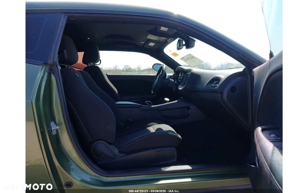 Dodge Challenger - 7