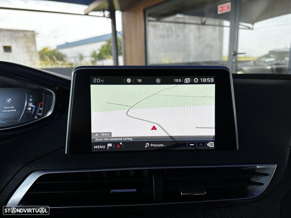 Peugeot 5008 1.5 BlueHDi Allure EAT8 - 28
