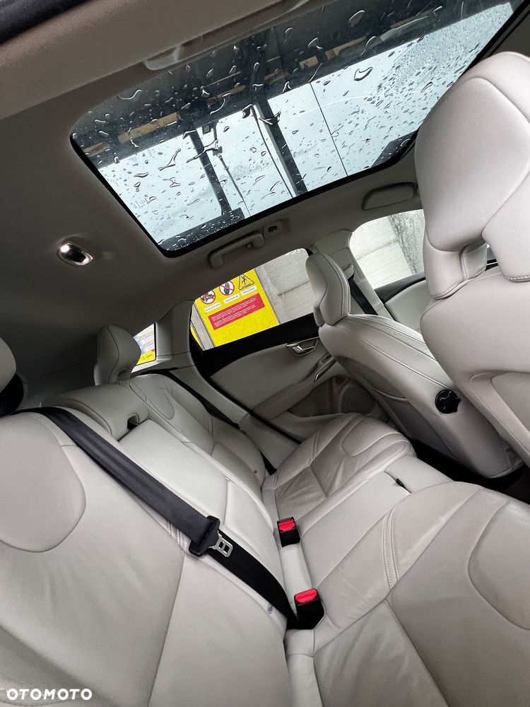 Volvo V40 D2 Summum - 22