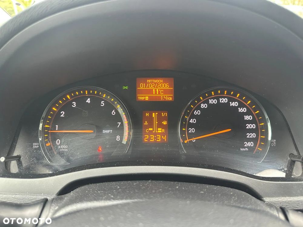 Toyota Avensis Touring Sports 1.8 Comfort - 18