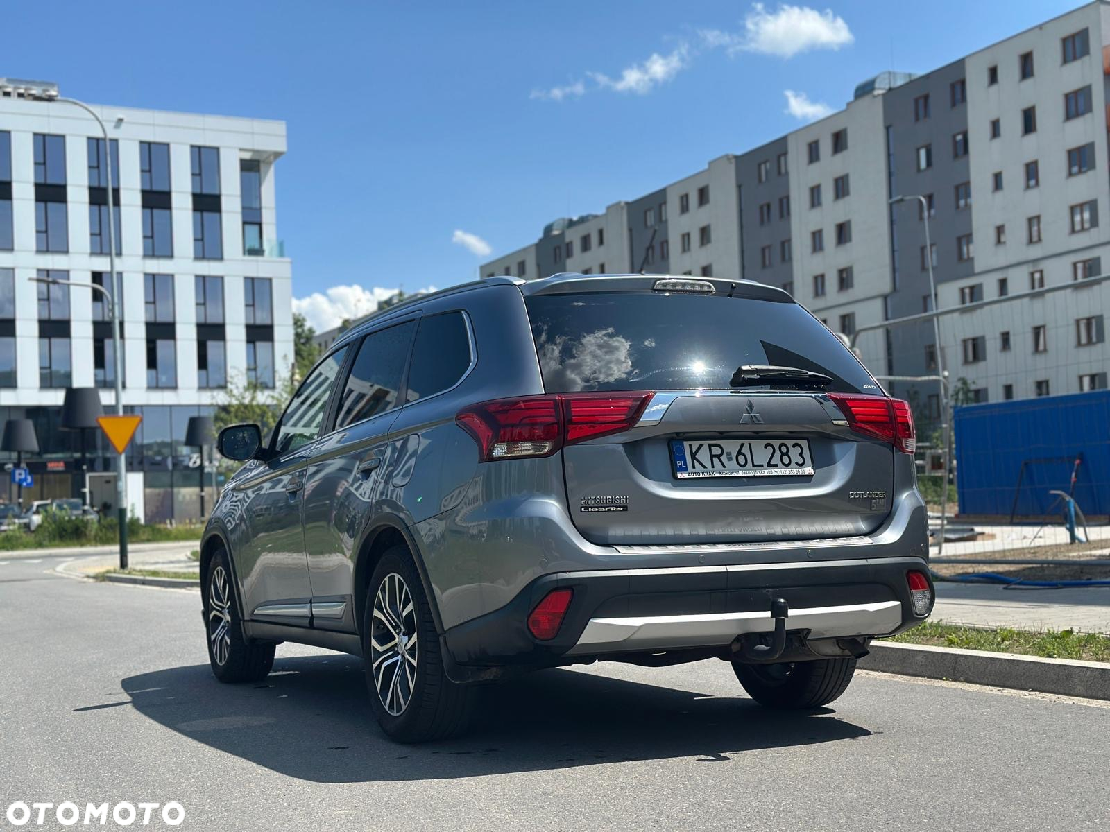 Mitsubishi Outlander 2.0 Intense + Navi 4WD CVT - 10