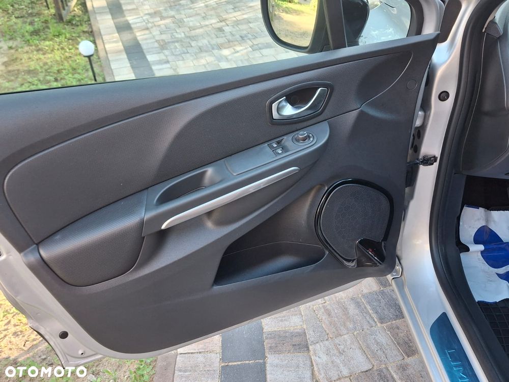 Renault Clio 1.2 16V 75 Limited - 28
