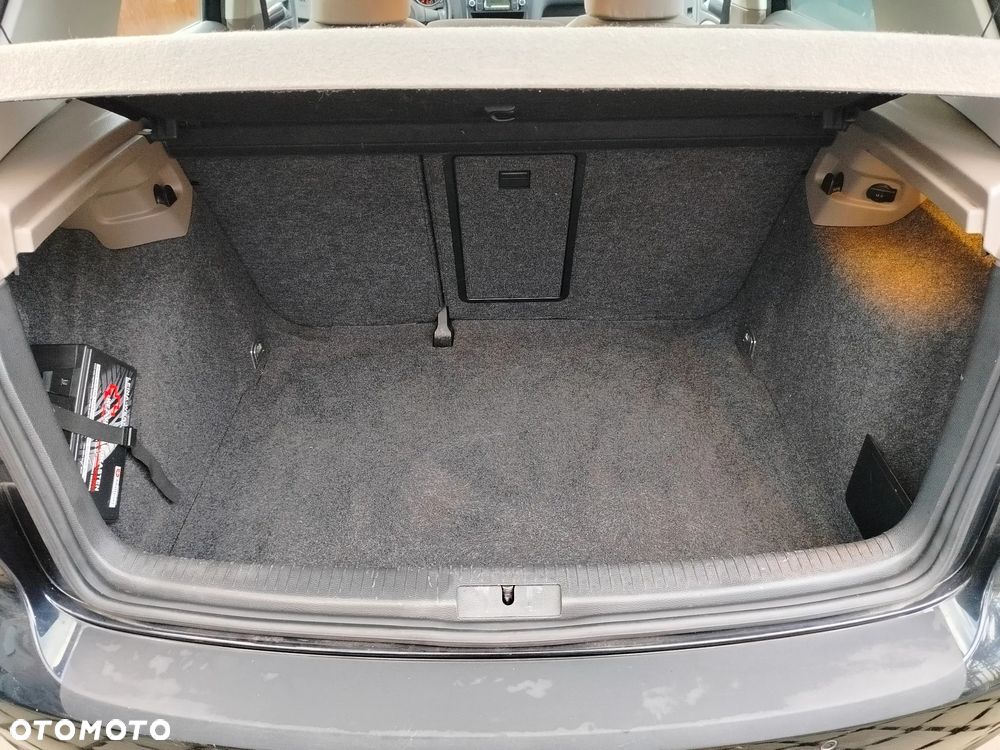 Volkswagen Golf - 12