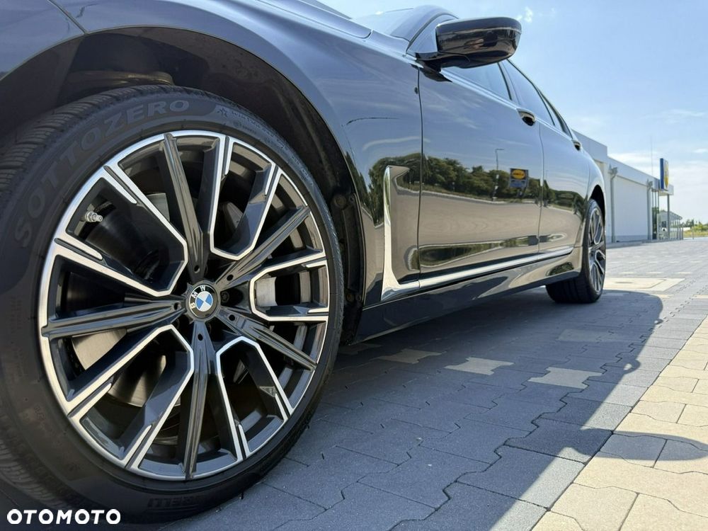 BMW Seria 7 - 34