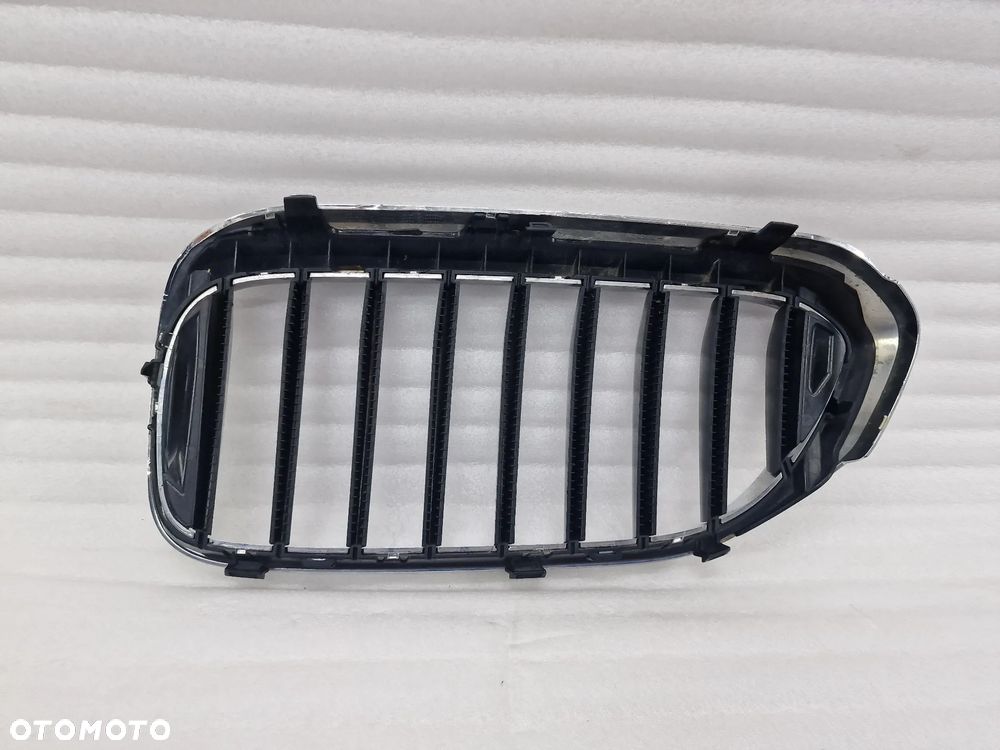 BMW G30 / G31 16- PRAWA NERKA / ATRAPA / GRILL PRZEDNI PRZÓD , NR 7383520 / 7390866 / 7390864 / 8070470 / 7473692 / 7473702 , NR AUKCJI GL215 - 16