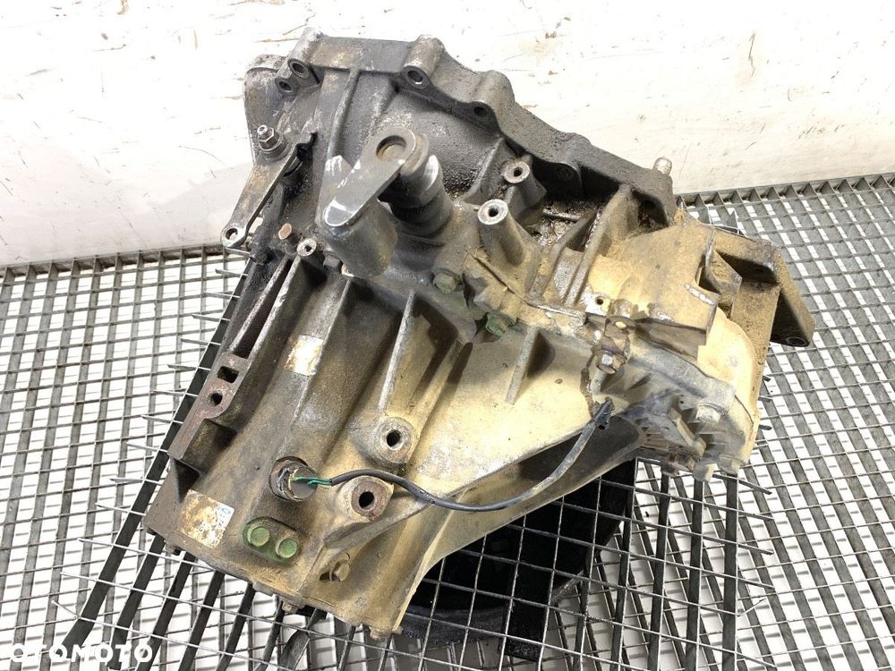 SKRZYNIA BIEGÓW  HYUNDAI SANTA FÉ I (SM) 2000 - 2006 2.4 16V 4x4 107 kW [146 KM] benzyna 2001 - - 6