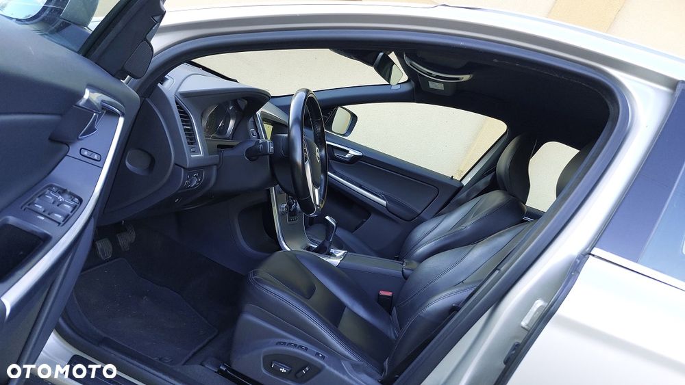 Volvo XC 60 D4 Drive-E Summum - 17