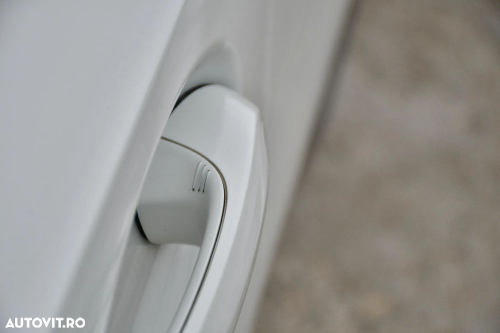 BMW Seria 3 320d AT MHEV - 13