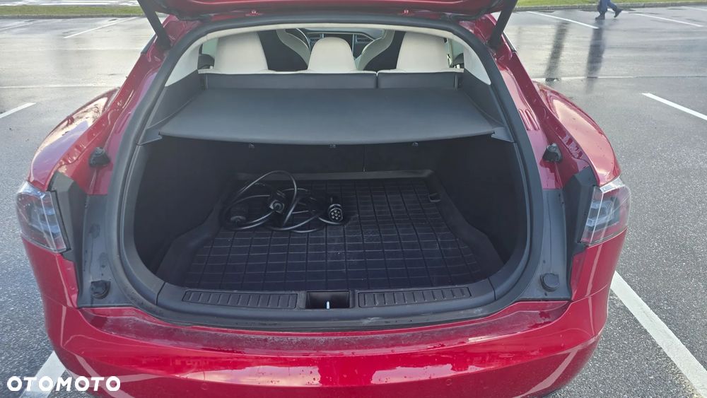 Tesla Model S - 16