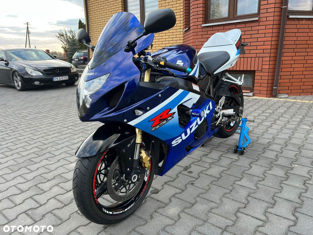Suzuki GSX-R - 6