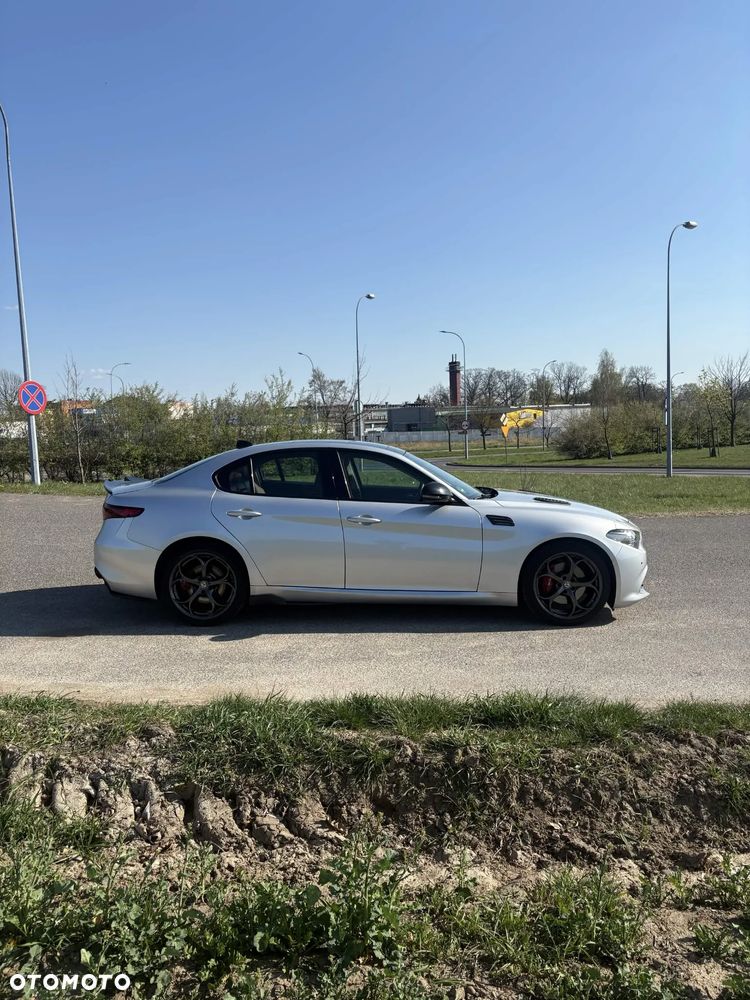 Alfa Romeo Giulia 2.0 Turbo 16V AT8-Q4 Veloce Ti - 16