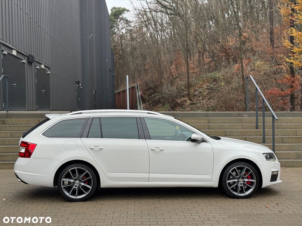 Skoda Octavia 2.0 TDI DSG RS - 10