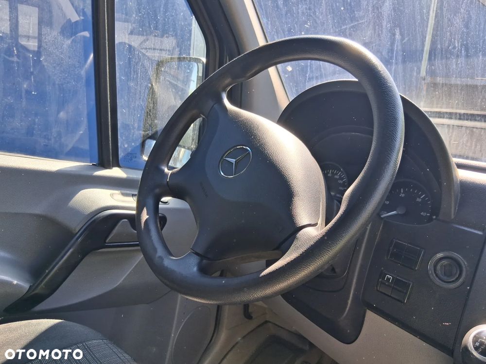 Mercedes-Benz Sprinter - 16