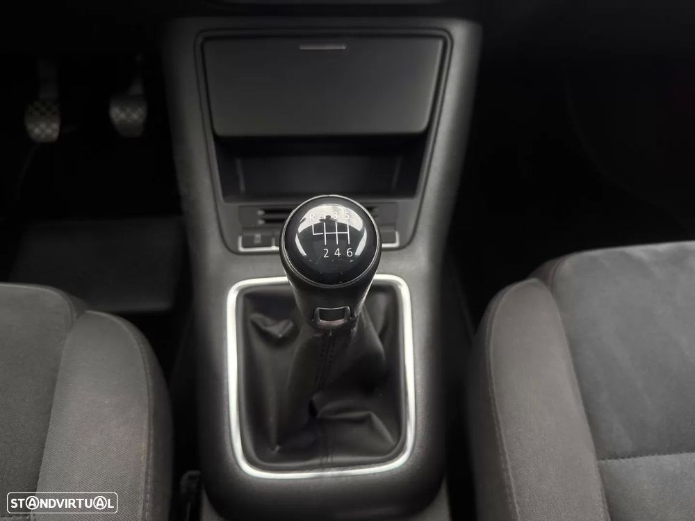 VW Tiguan 2.0 TDi Sport BlueMotion - 24