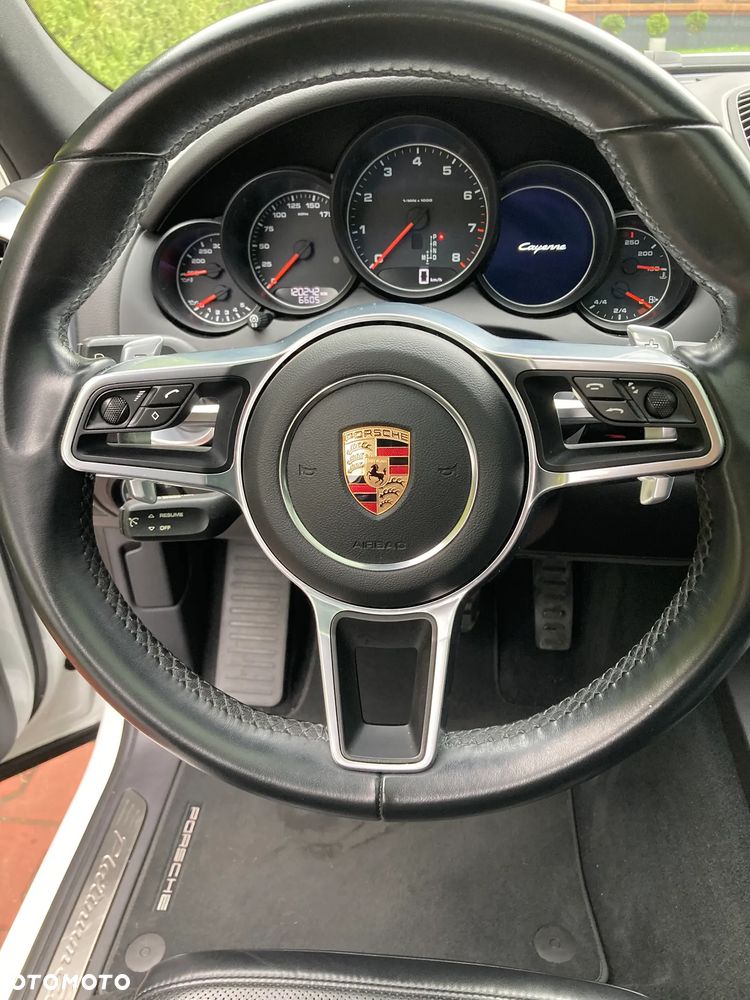 Porsche Cayenne Platinum Edition - 16